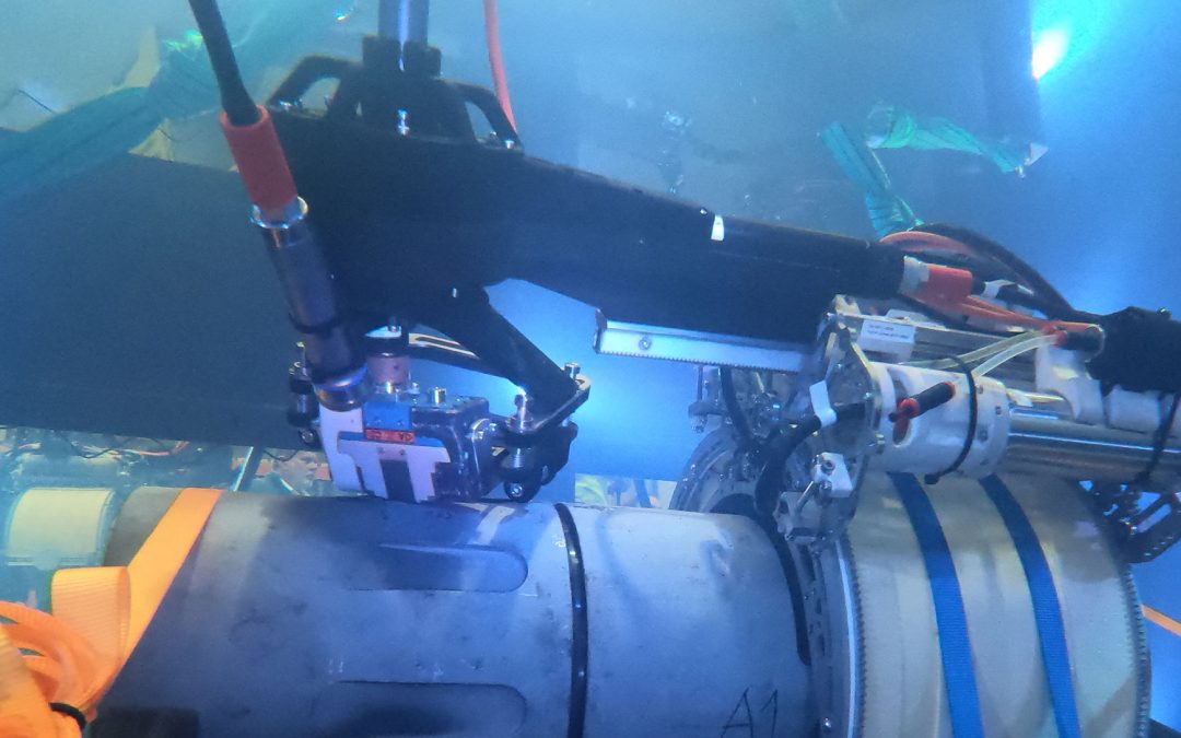 Deploying dual NDT methods for the inspection of complex subsea welds.