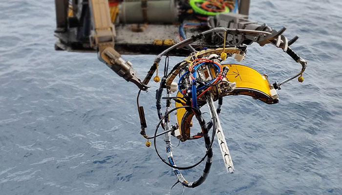 vCompact underwater NDT scanner