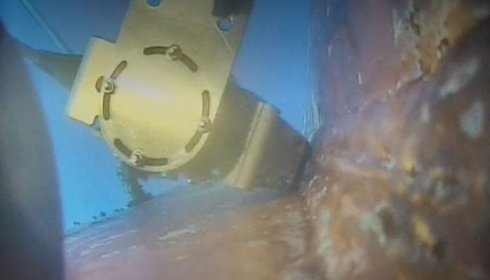 Underwater bilge keel inspection